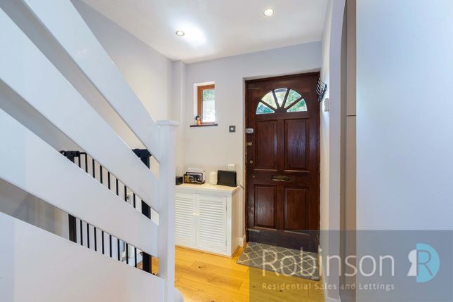 42 Hellyer Way, Bourne End photo 4