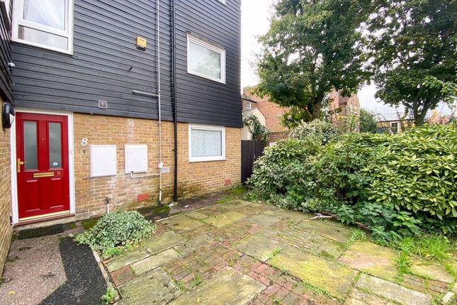 Thumbnail Flat for sale in Romeland, Waltham Abbey