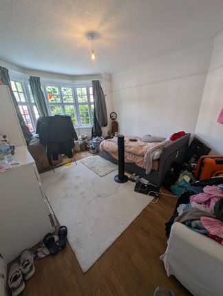 16, Fairfield Avenue, Edgware photo 4