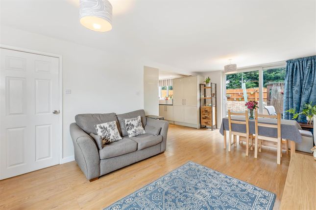 Terraced house for sale in Little Park, Southam