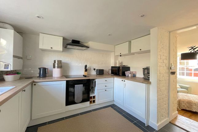 8 Tanners Street, Faversham photo 2