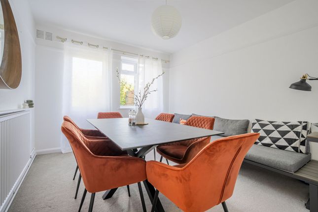 1 Fairlight Avenue, Windsor photo 4