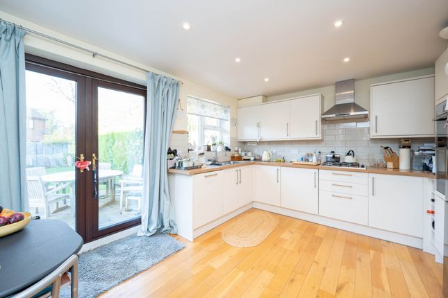 5, The Dene, Horsham photo 3
