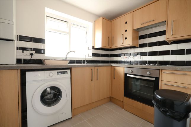Room 1, 307, Rochfords Gardens, Berkshire photo 5