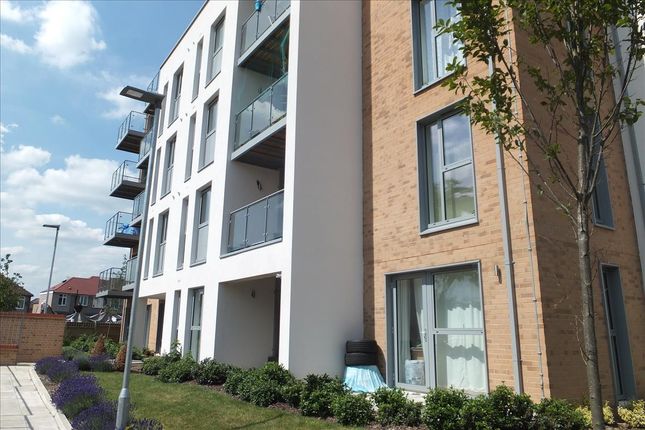 Flat to rent in Chapman House, Feltham