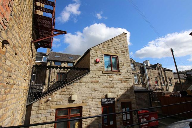 Flat to rent in Market Street, Milnsbridge, Huddersfield