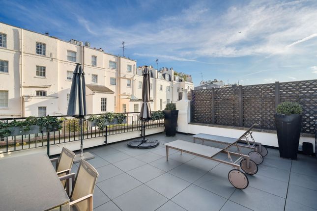 Mews house for sale in Eaton Mews, Belgravia