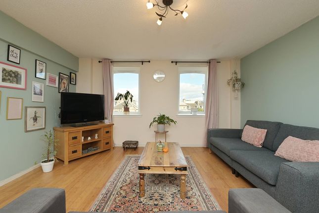 1/27 Chapel Lane, The Shore, Edinburgh, EH6 6ST photo 3