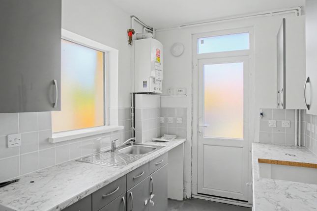 59, Harold Road, London photo 5
