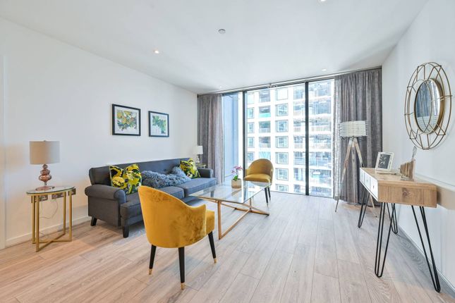 Thumbnail Flat for sale in Walworth Road, Elephant And Castle, London