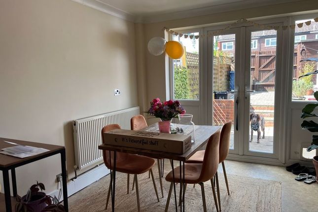3 Hobart Court, Gunthorpe Road, Marlow photo 4