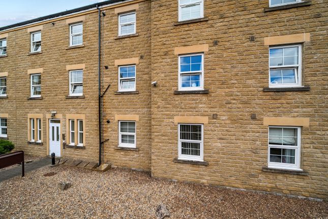 11, Stoneleigh Court, Leeds photo 4