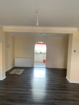 Thumbnail Flat to rent in Halbutt Gardens, Dagenham