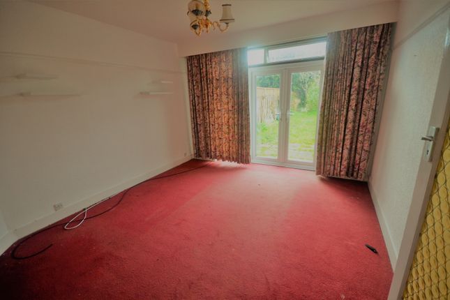 Thumbnail Bungalow to rent in Mossford Lane, Ilford