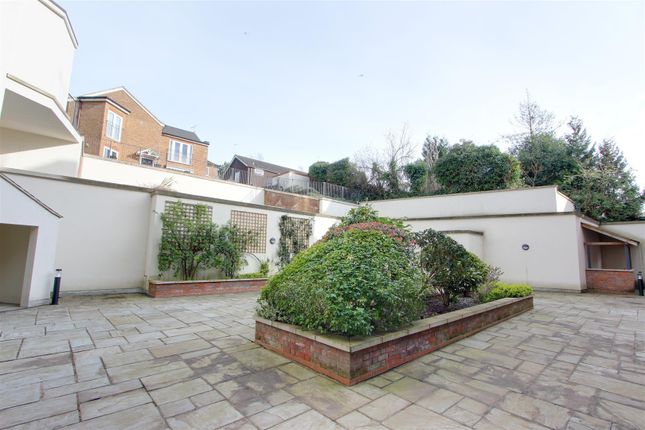 Flat for sale in Brookside Court, Brook Street, Tring