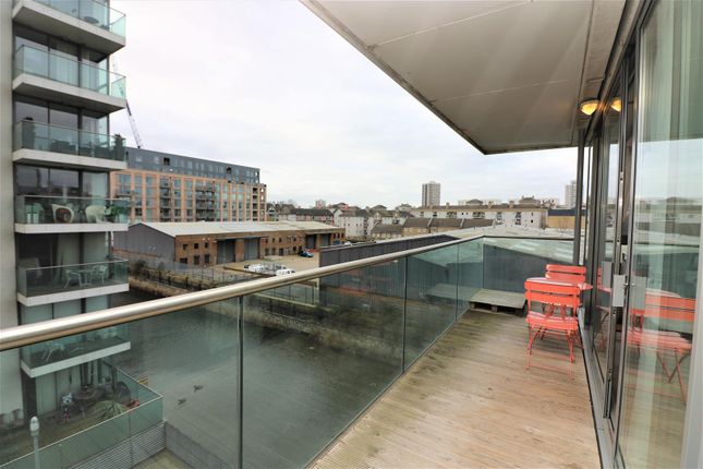 87, Abbotts Wharf, London photo 2