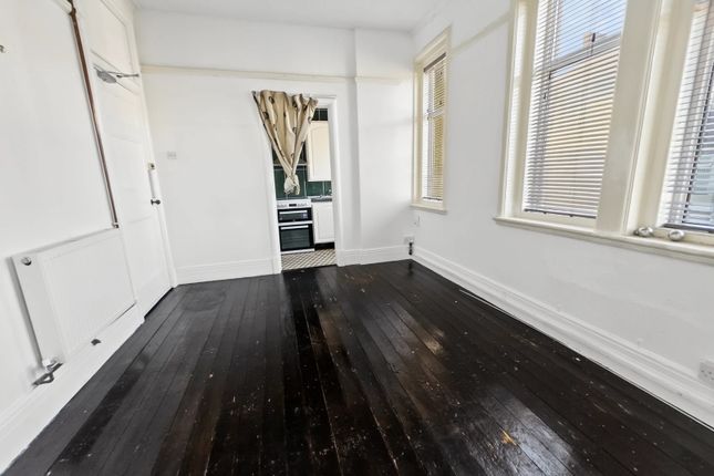 Flat 2 103, Alexandra road, Alexandra road photo 2