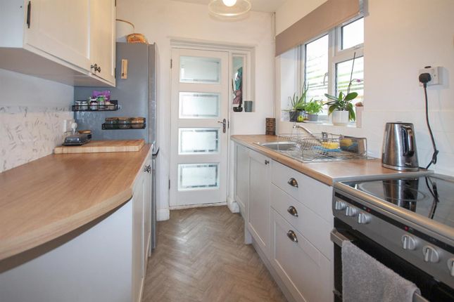 2, Vale Avenue, Brighton photo 4
