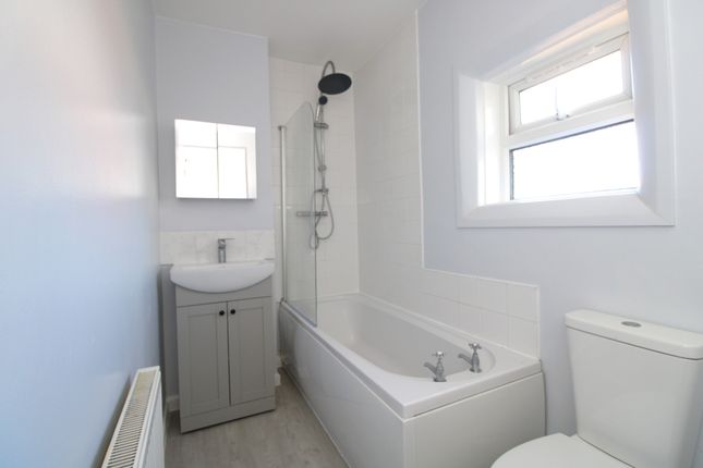Flat 2, 30 Crescent Road, Rhyl photo 3