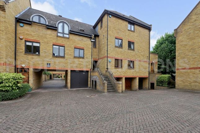 Terraced house to rent in Welland Mews, West Wapping