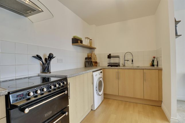 112, Solebay Way, Gosport photo 3