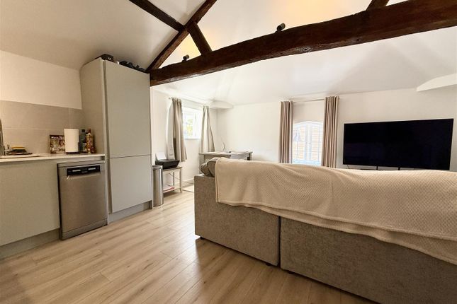 Apartment 4, The Old Granary, Bank Street, Southampton photo 4