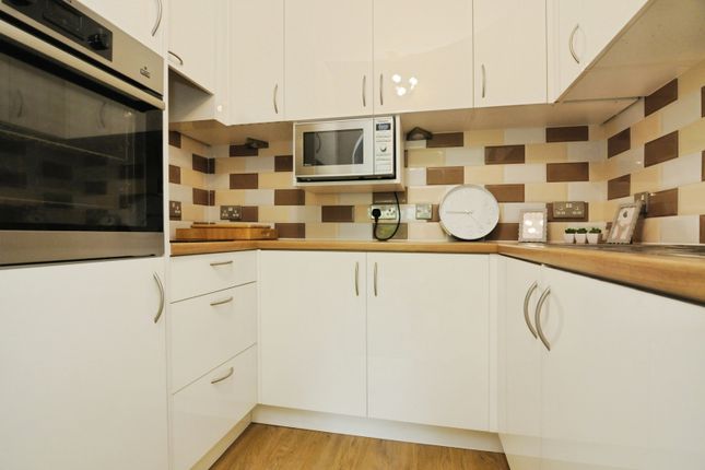 Flat 23, Homehurst House,, Sawyers Hall Lane, Essex photo 2