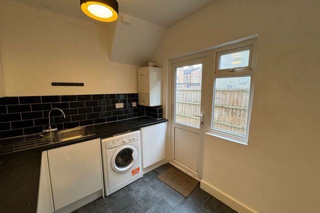 Flat to rent in Mersham Road, Thornton Heath, Surrey