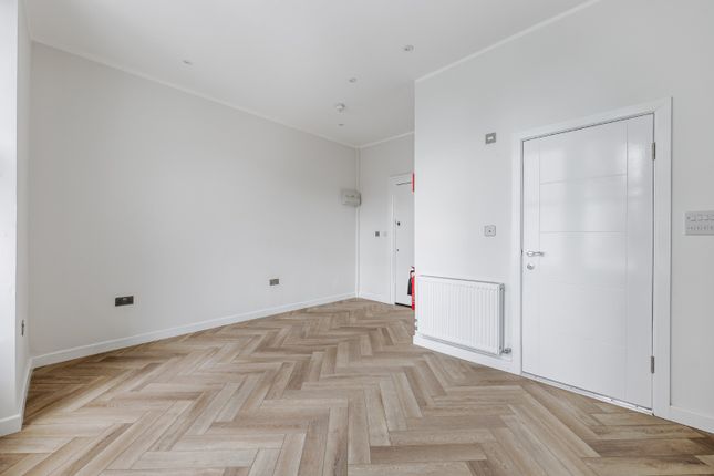 73 Comeragh Road, Greater London photo 3