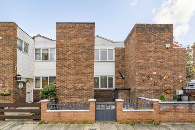Thumbnail Terraced house for sale in Ealing Road, Brentford