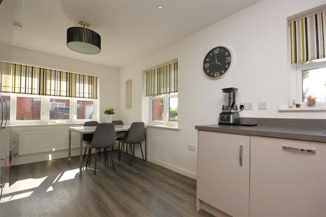 36, Catlin Way, Rushden photo 4