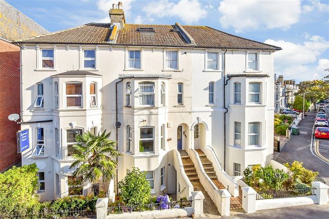 1-bed flat on Cheriton Road, Folkestone, £106,000