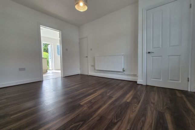 102, Sterndale Road, BIRMINGHAM photo 2