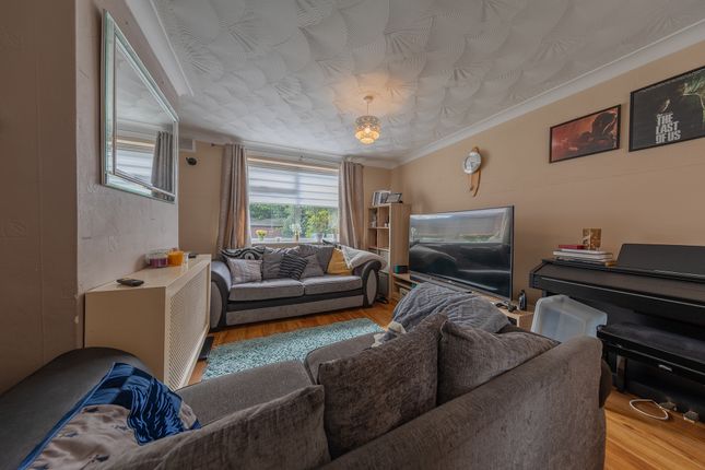 32, Charnwood Crescent, Newton photo 2