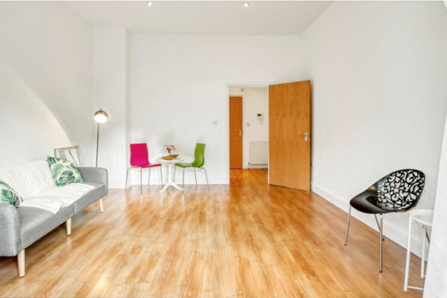 Flat 4, 7 Park Road, London photo 3