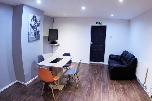 Thumbnail Shared accommodation to rent in Monks Road, Lincoln, Lincolnshire