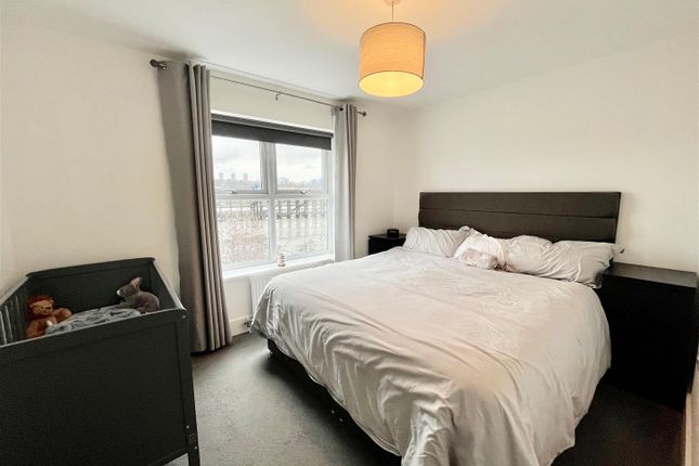 Flat for sale in Bewick Courtyard, Northside, The Staiths