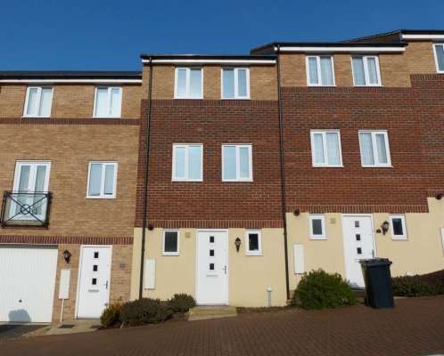 Thumbnail Town house to rent in Teasel Way, Hampton Centre