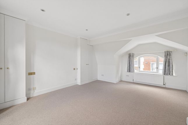 7, Clifton Gate, London photo 4