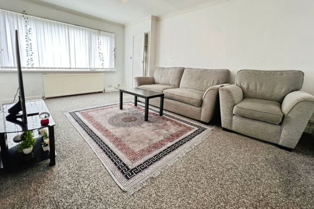 7, Summerbridge Crescent, Bradford photo 2