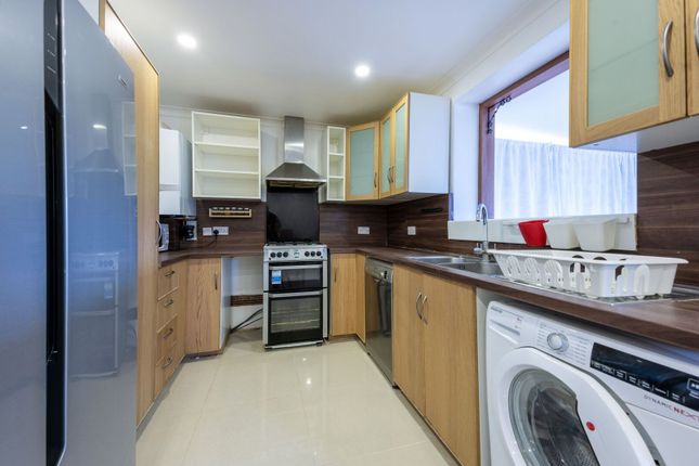 Addison Gardens, Surbiton photo 3