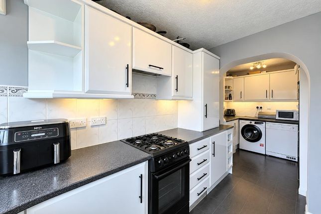 6, Ramsgreave Close, Bury photo 3