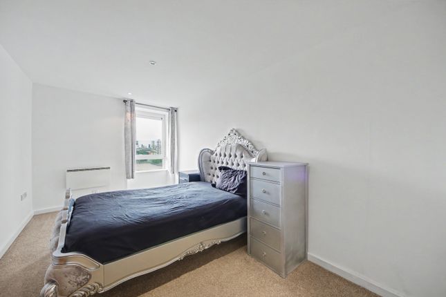 Apartment 1006, Sovereign Point, 31 The Quays, Salford photo 4