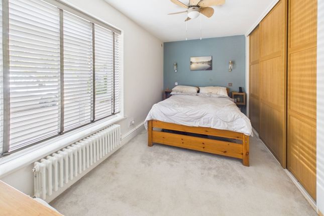 Pebble Lodge, 120,Flat 2, Beach Green, Shoreham-by-sea photo 3