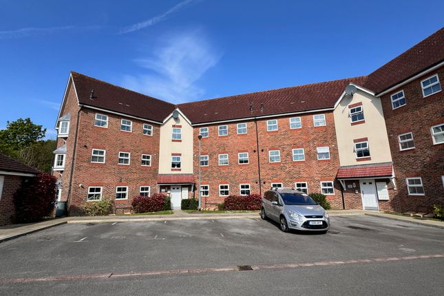 Flat for sale in Whites Way, Hedge End, Southampton