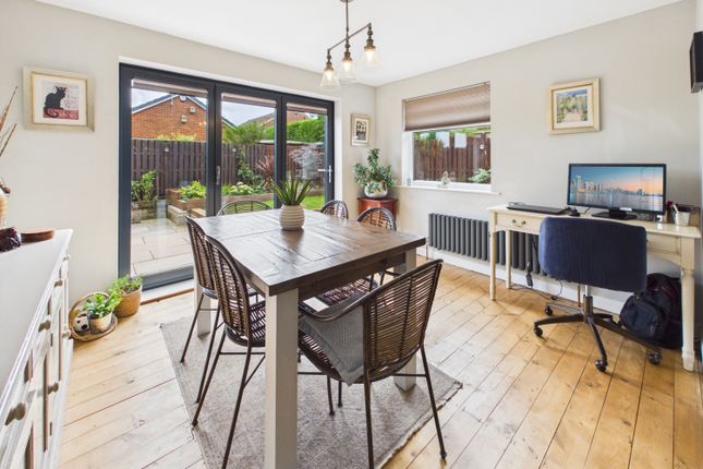 9, Byron Close, Dronfield photo 4