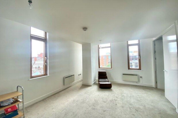Flat to rent in Chatsworth House, Manchester
