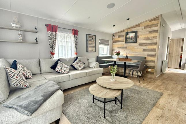 438 Seabreeze,, Shorefield Country Park, Lymington photo 2