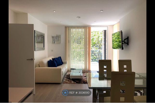 Apartment, Claremont House Quebec Way, London photo 3