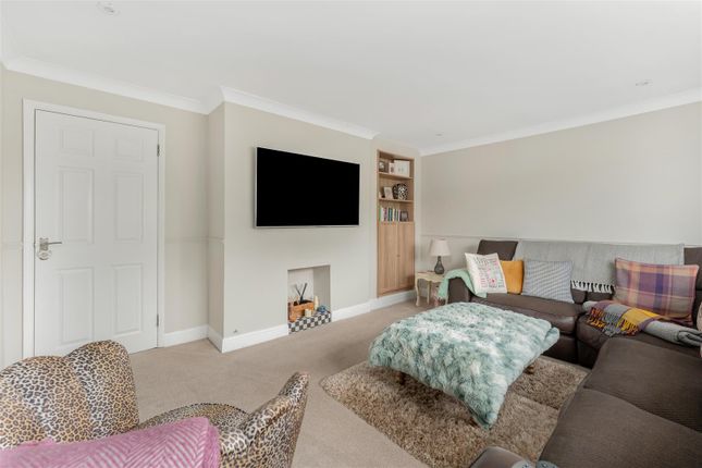 8, Cumberford Close, Bloxham photo 2